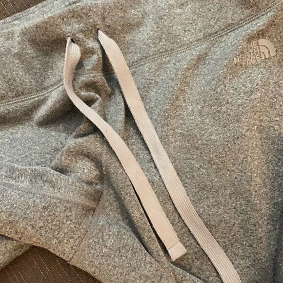 EXCELLENT USED CONDITION WOMEN’S SIZE MEDIUM THE NORTH FACE WIDE LEG PANTS - Picture 6 of 8